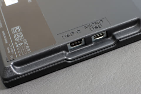 USB Type-Cケーブル1本で繋がるモバイルモニターが便利