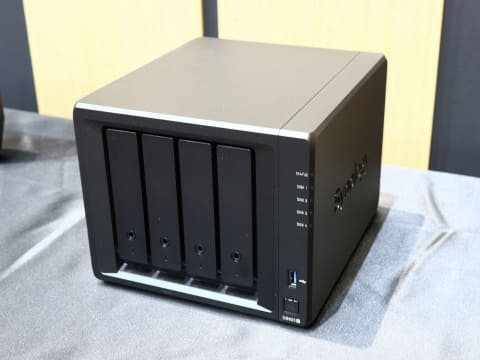 SynologyのNAS2製品、4ベイの「DiskStation DS923+」と2Uサイズの12