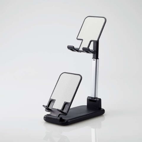スマホやタブレットを2台置き、スペースを有効活用できるスタンド3種
