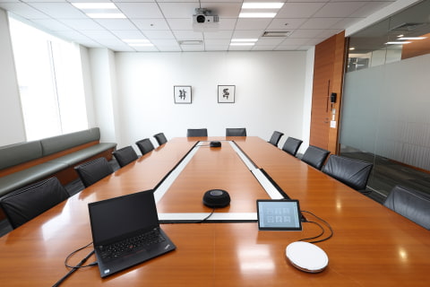 「SHURE」の会議システムがスゴい!! 会議室の音環境を自動で解析して、オンライン会議の音問題を解消 - INTERNET Watch ...