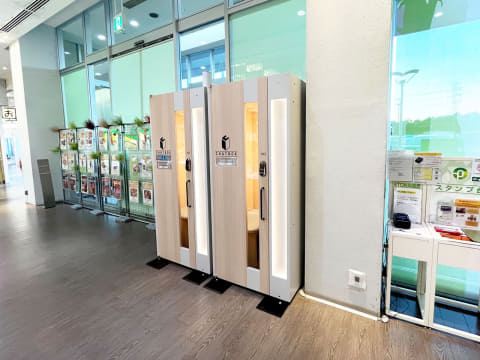 関越道三芳PA（上り）に個室ワークブース「CHATBOX」設置 - INTERNET Watch