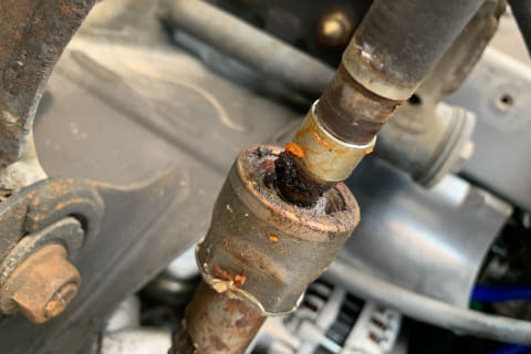 ロードスター復活計画その7】新車から28年、真っ二つに割れた