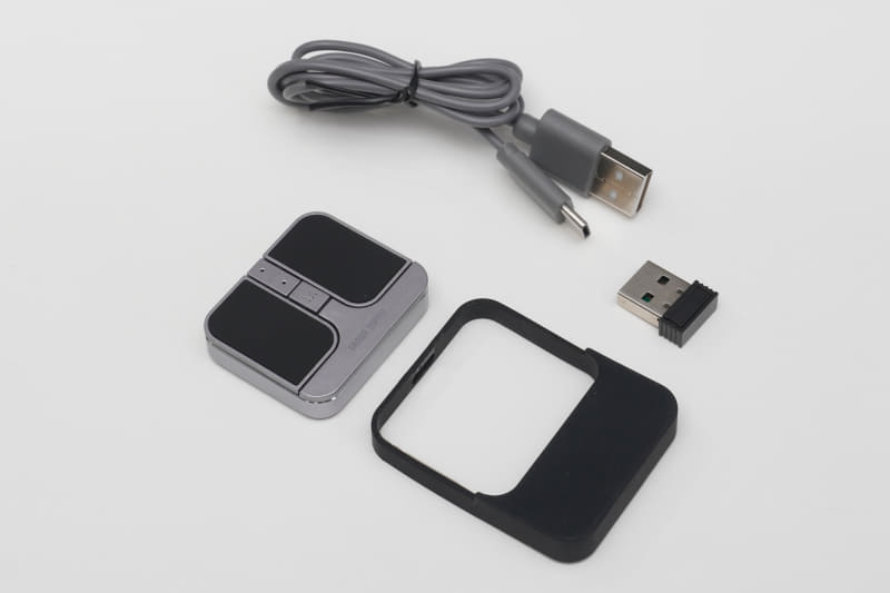 入ってるのはこの4点。紙の説明書はなし