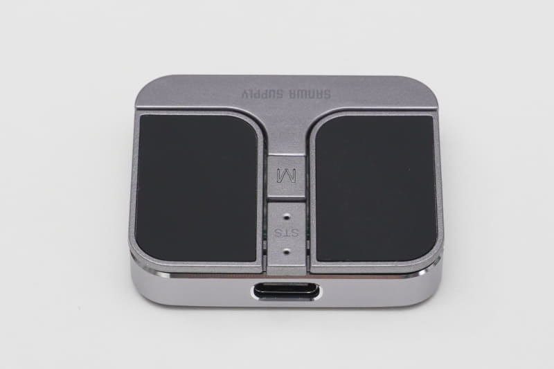 マウスを持つところとボタンを押すところが横にほぼ一列になるため、手がつりやすい