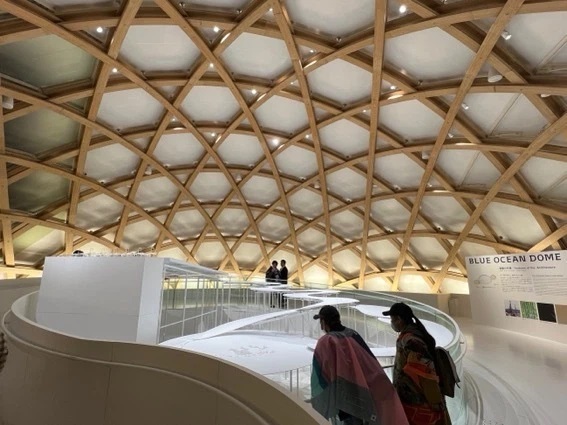 竹と紙で造られた巨大ドームと海の再生をテーマにした展示が美しい「BLUE OCEAN DOME」