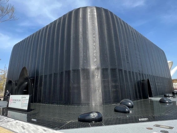 会場内でも異質の存在感がある石黒浩氏監修のシグネチャーパビリオン「いのちの未来」