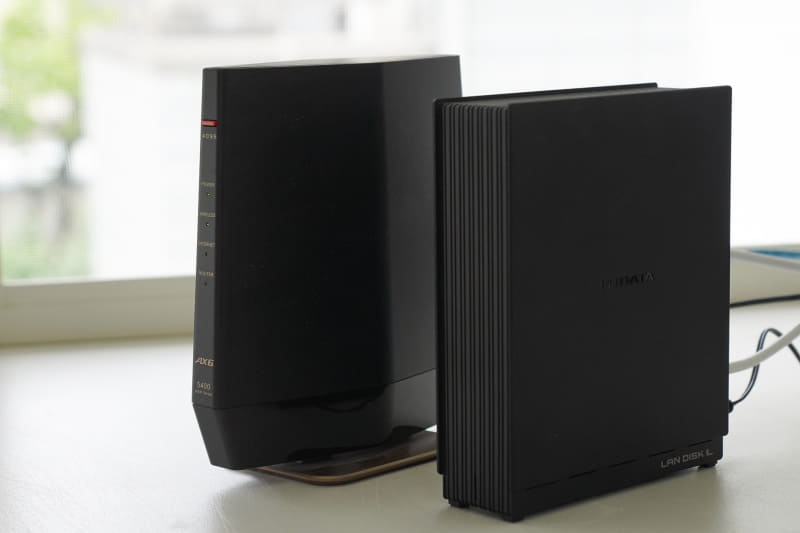 Wi-FiルーターとLANケーブルで接続する