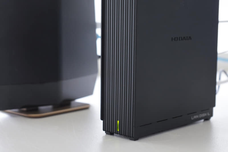 緑のLEDが点滅し始めるので、点灯状態になるまで待つ