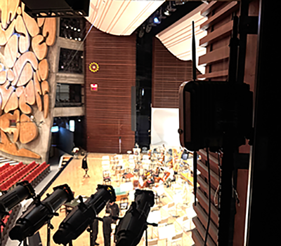 ステージ上手 照明室のアンテナ