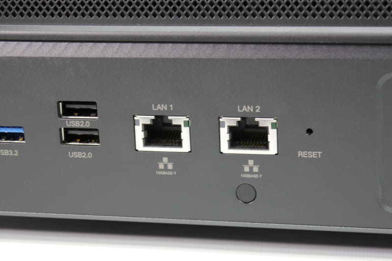 LANポートは10Gbps×2