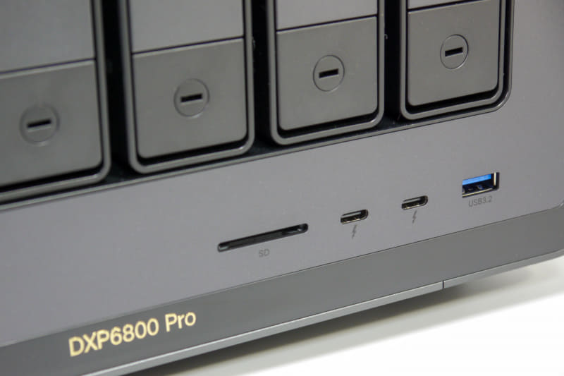 前面にThunderbolt 4ポートを2つ搭載