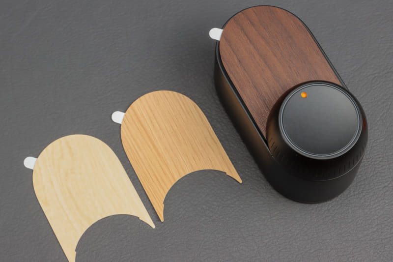 玄関ドアの色にあわせて選べる化粧シール。最初はこんなのいらない、と思ったが付けてみると予想以上によかった