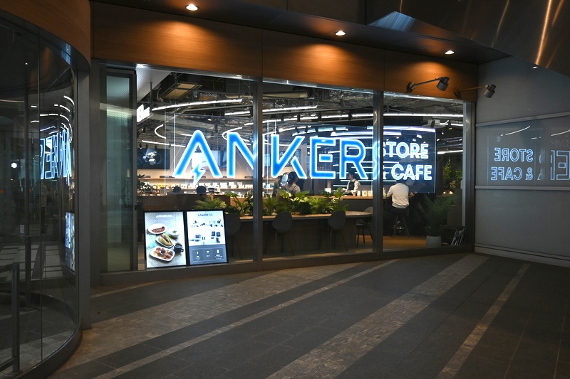 大きなAnkerのロゴが目印です