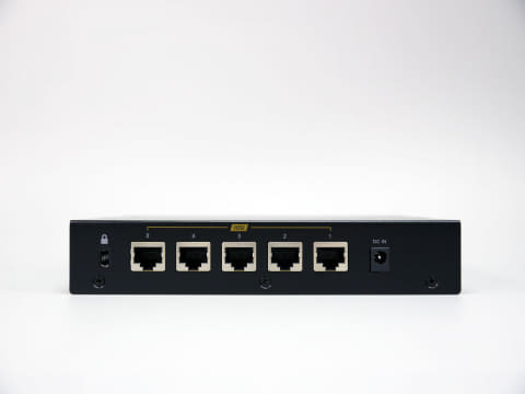 バッファローの10GbEスイッチ「LXW-10G5」を試して驚いた、“普通に使っ