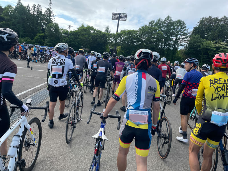 たぶんコレが列らしい、というところに並んでみる