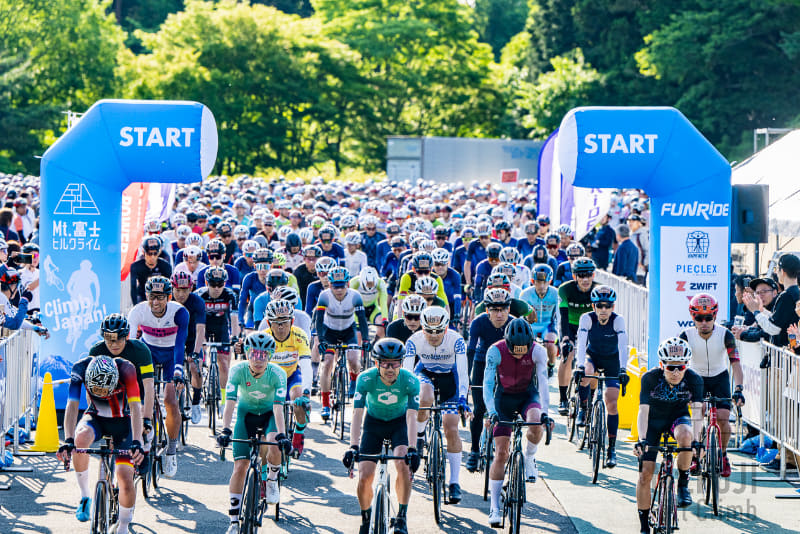 富士スバルラインを走って五合目を目指す「Mt富士ヒルクライムレース」（写真提供：Mt富士ヒルクライム実行委員会）