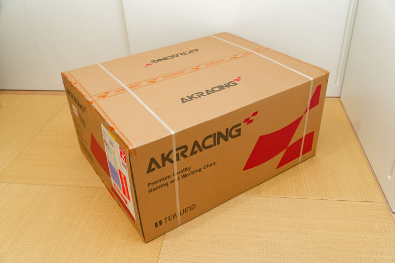 筆者の自宅に届いたPro-X JPの大きな箱