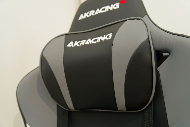 ヘッドレストとランバーサポートにも同じ素材