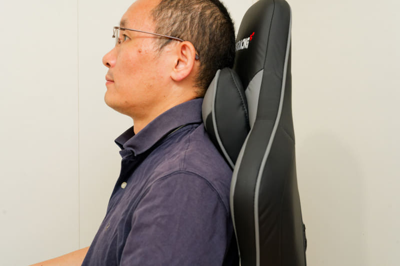 後頭部から肩にかけて、ぴったりフィットしているのが分かるだろうか