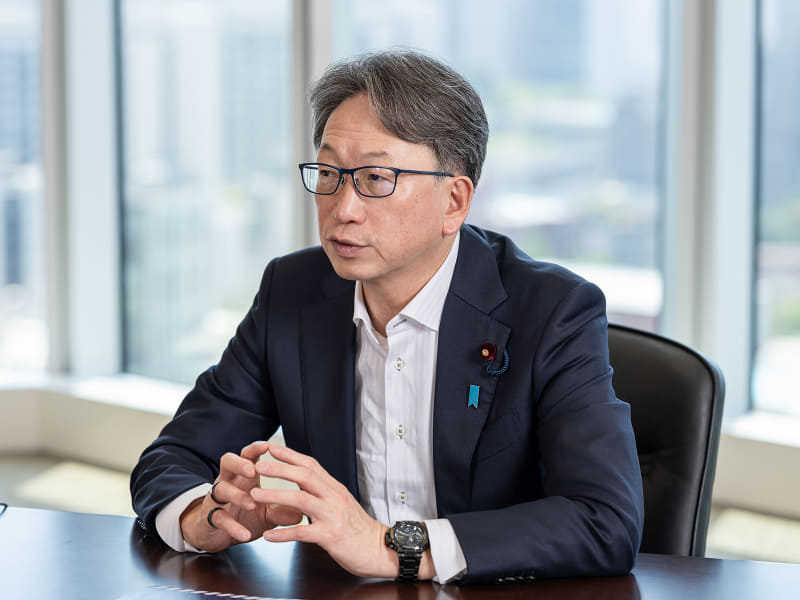 平将明サイバー安全保障担当大臣。2024年10月発足の第1次石破内閣から、デジタル大臣、行政改革担当大臣、国家公務員制度担当大臣、内閣府特命担当大臣（規制改革）、サイバー安全保障担当大臣に就任。同年11月発足の第2次石破内閣では、第1次石破内閣でのポストに加え、デジタル行財政改革担当大臣にも就任