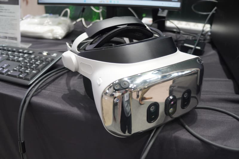 XRヘッドセット「Varjo XR-4 SV」