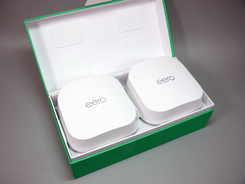 アマゾンジャパンから発売されたWi-Fi 7対応のメッシュルーター「eero 7」（写真は2台セット）