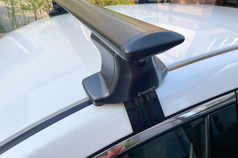 ステーより外側までバーが伸びるスルータイプ