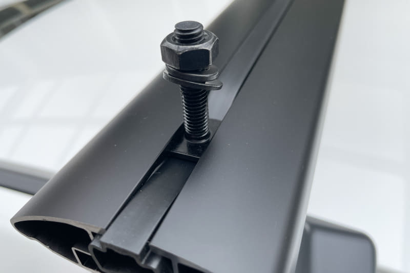 Tスロットなら、ステーの位置に影響を受けない