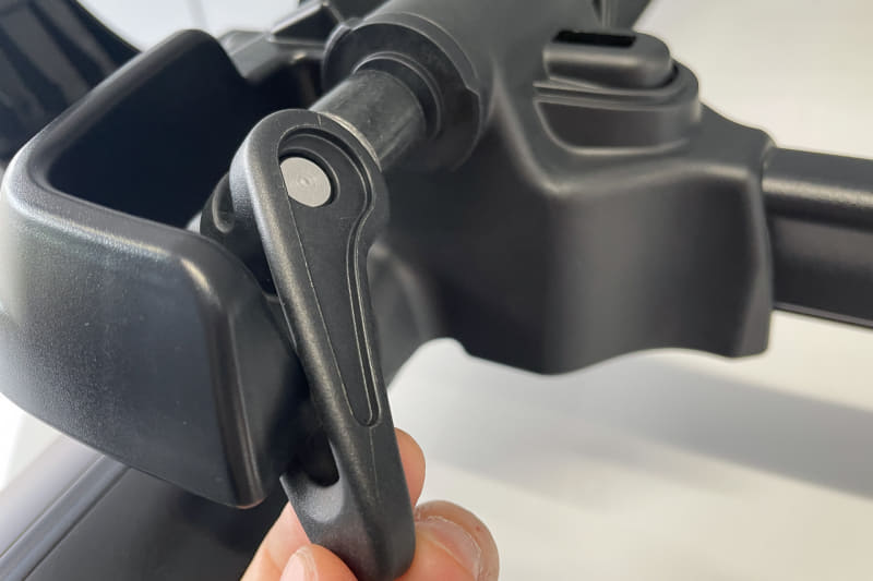 QRガードがあると、クイックレバーが開けないので盗難対策になるという仕組み