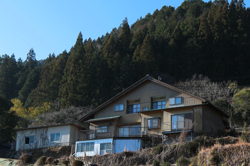 岐阜の山奥に購入した山荘風住宅