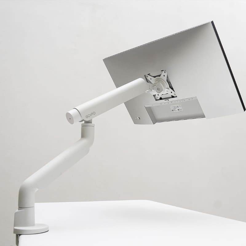 「COFO 無重力モニターアームPro」のシングルアームモデル。耐荷重は約2.5～14kgで、推奨モニターサイズは17～40インチ