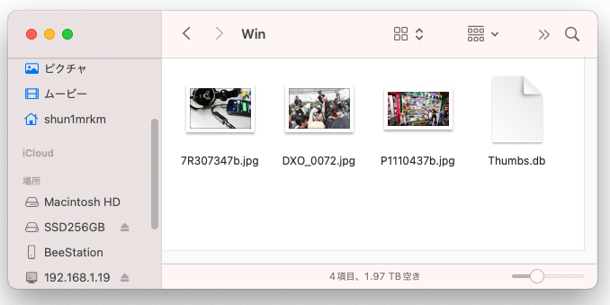 これはMacから見たところ。同じように「Thumbs.db」ファイルが見えるが気にしないでおこう