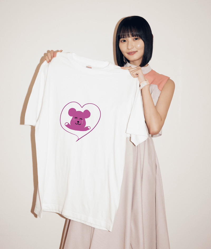 遠藤さくらさん描きおろしイラストの“感動モモ”オリジナルTシャツ