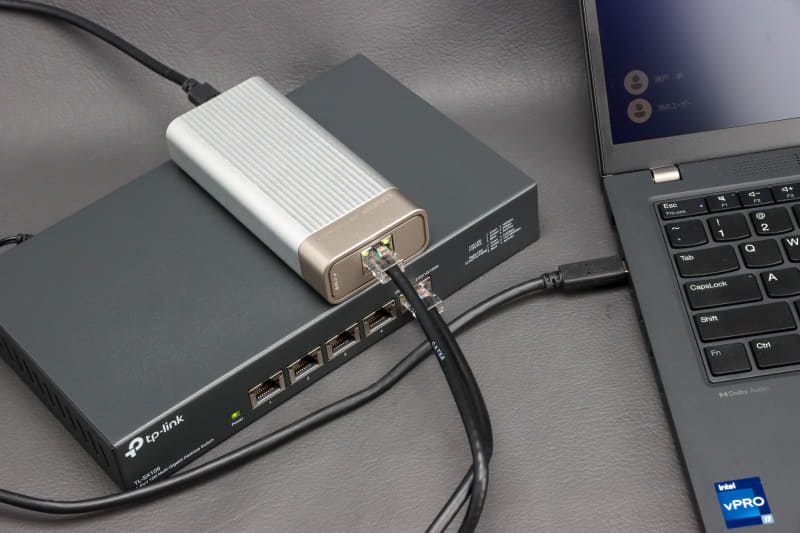 LANの速度を爆速にする10GbE環境、だが有線LANアダプターもスイッチングハブも発熱がすごい