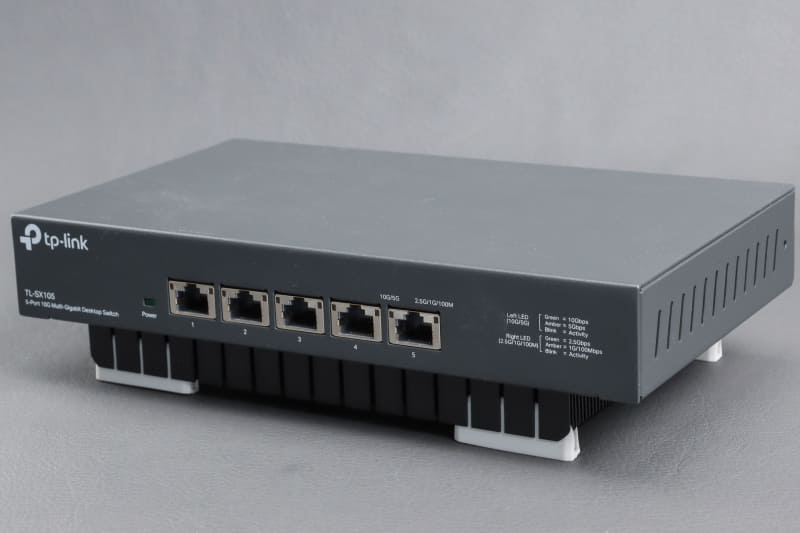 スイッチングハブを載せた状態