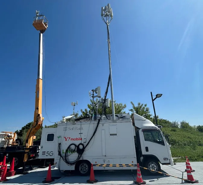 移動基地局車（ソフトバンク）