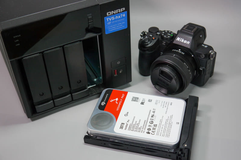 カメラの写真をワイヤレスで大容量NASに保存する