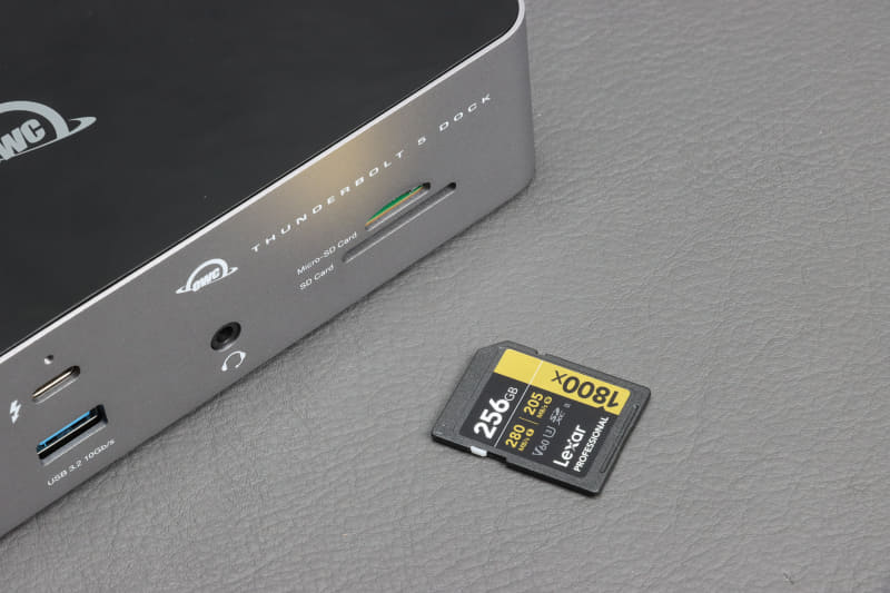 UHS-II対応のSDカードで速度を検証。SDカードの公称値はリード280MB/s、ライト205MB/sと高速なモデル