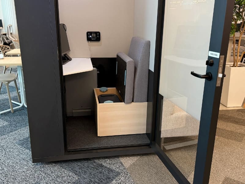 専用の収納機能付きソファ