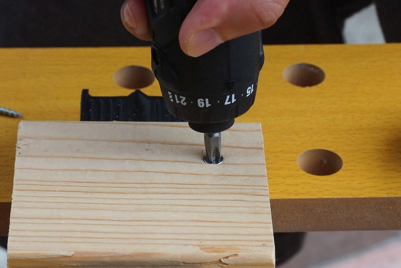 ダイヤルを17にした状態で締め込み、クラッチが効いたところ。めり込みすぎずちょうどいいところでクラッチが働いてくれた