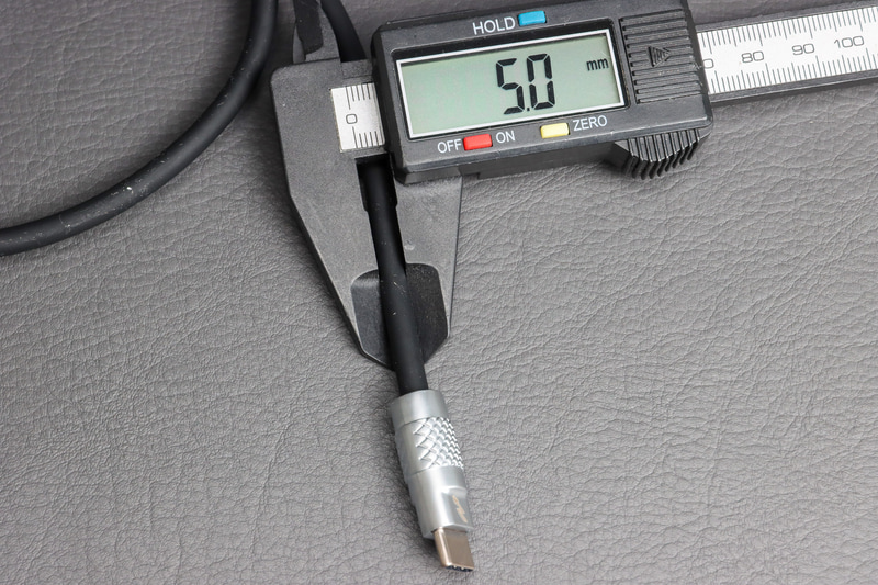 chiatepのケーブルの太さは実測で5.0mm