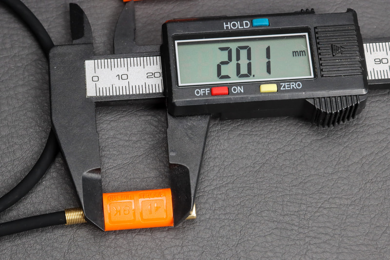 Duttekのコネクターハウジングの長さは実測で20.1mm