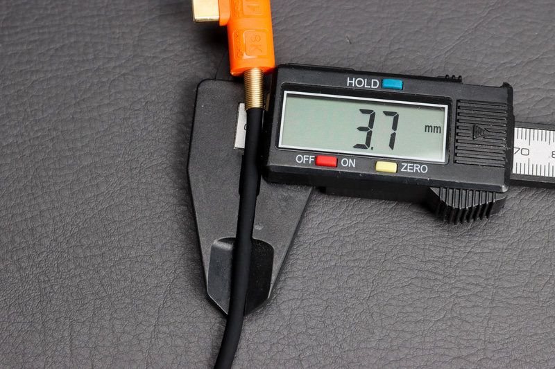 Duttekのケーブルの太さは実測で3.7mm