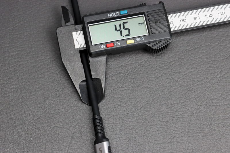 LINKUPのケーブルの直径は実測で4.5mm