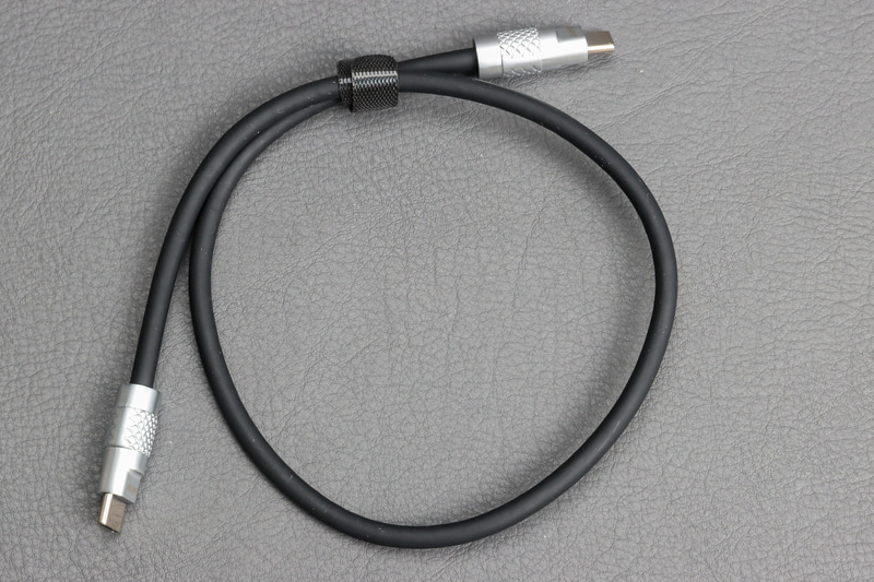 chiatepのThunderbolt 4ケーブル、長さは0.5m