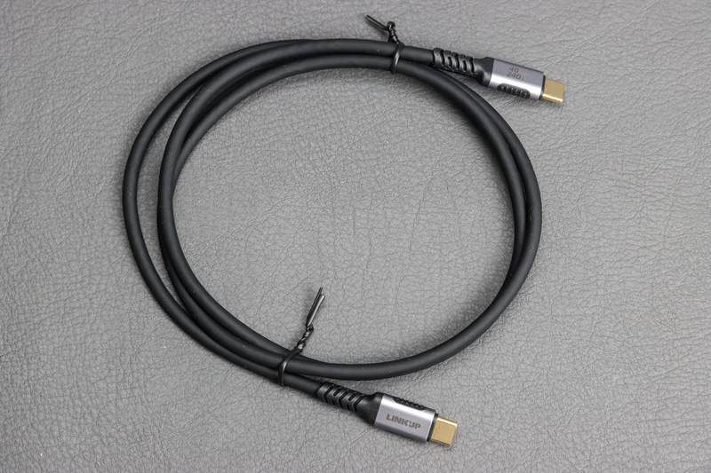 LINKUPの液体シリコンケーブル、長さは1m