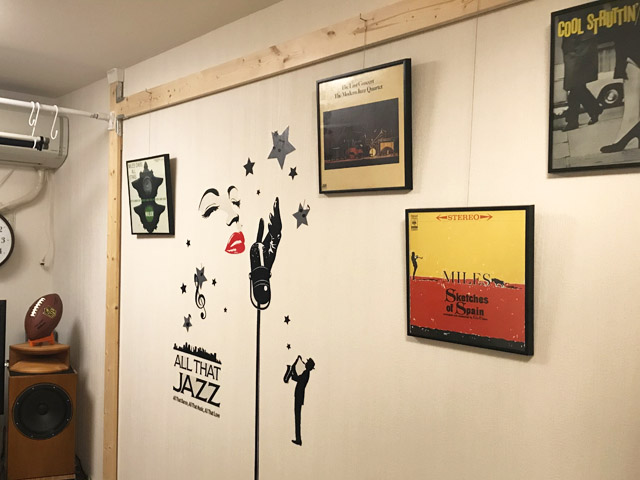 反対の角度からみたレコード壁