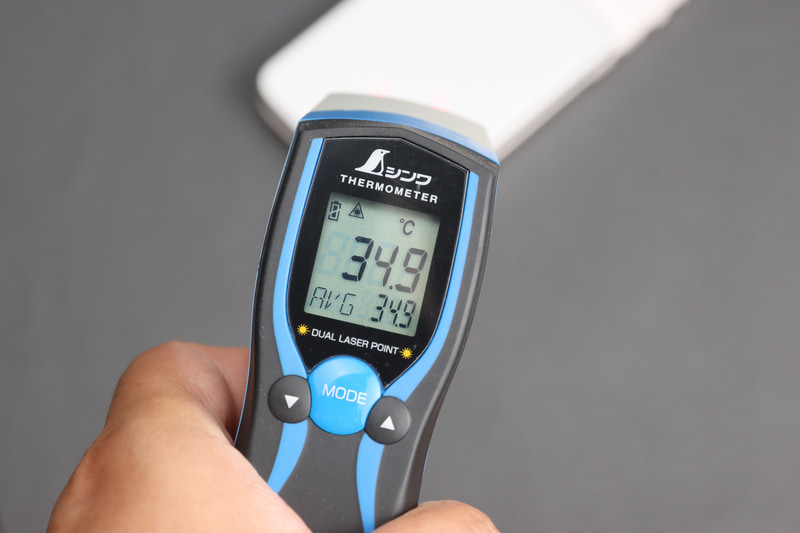 10分ほど充電したときのモバイルバッテリーの表面温度