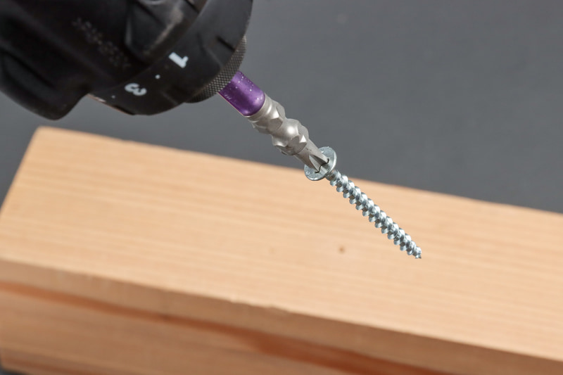 ご覧のとおり、しっかりとネジを保持してくれる