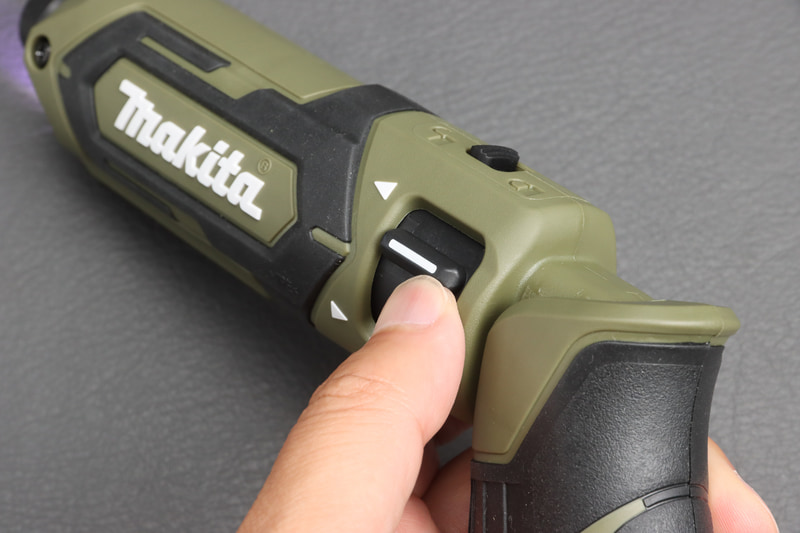 インパクトドライバーの速度調整機能を使ってゆっくり回転させれば、ドリル刃を使うこともできる